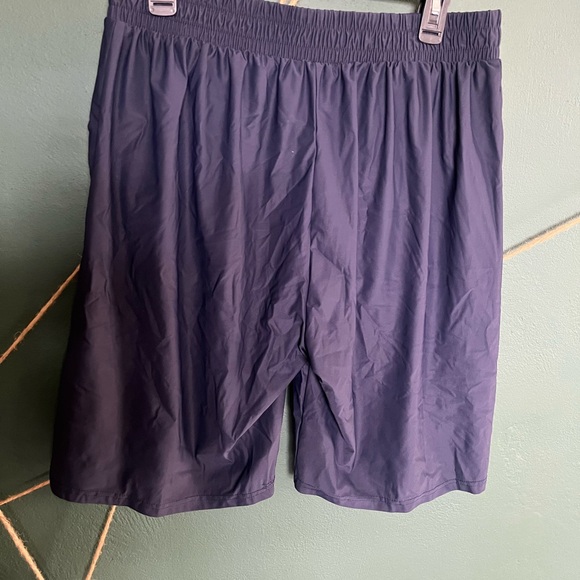 Men's Navy Athletic Shorts with Zipper Pockets - Picture 2 of 6